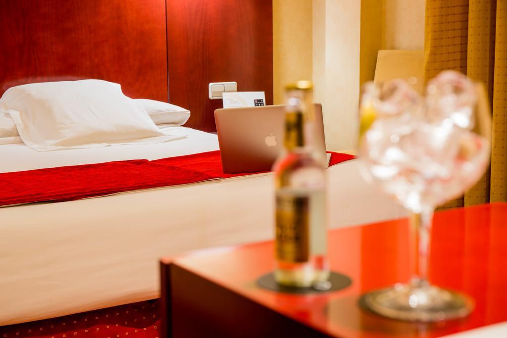 Hotel Arosa Мадрид Экстерьер фото