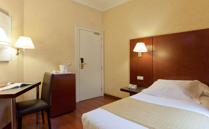 Hotel Arosa Мадрид Экстерьер фото
